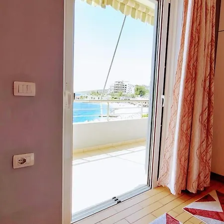 Ares 4 / Beach-front Apartment *