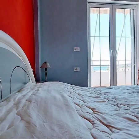 Apartment Ares 4 / Beach-front *